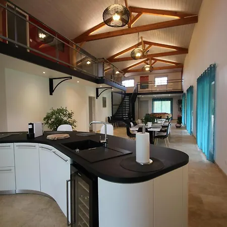 De L'enclos Lavardens