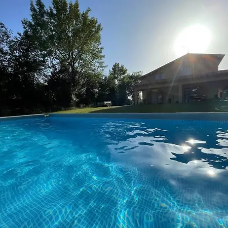 De L'enclos Сasa de vacaciones