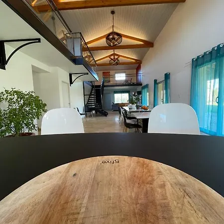 Tatil Evi De L'enclos Lavardens