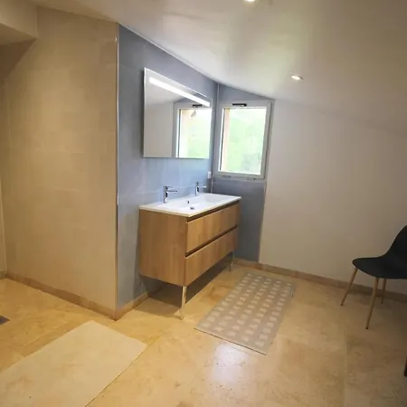 Tatil Evi De L'enclos Lavardens