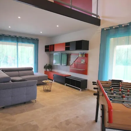 De L'enclos Tatil Evi Lavardens