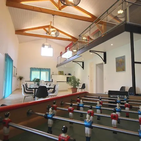 De L'enclos Lavardens