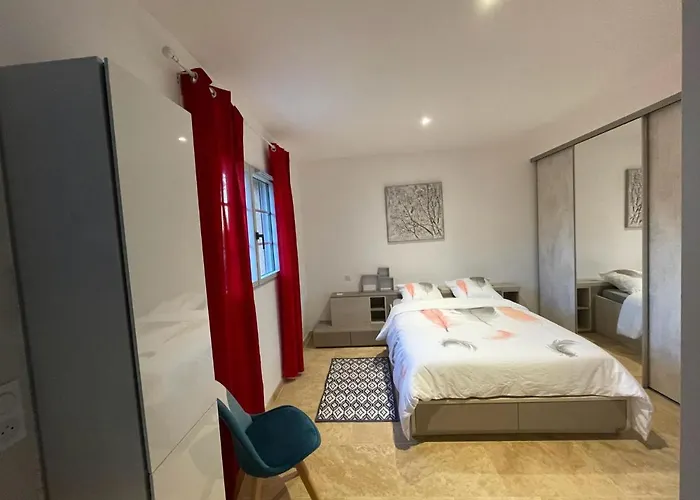 De L'enclos بيت للعطل *