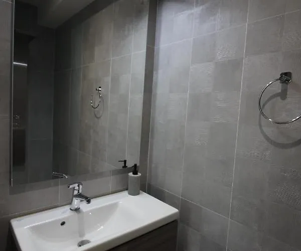 De L'enclos بيت للعطل