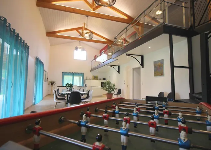 De L'enclos Lavardens