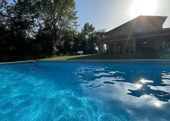 De L'enclos بيت للعطل